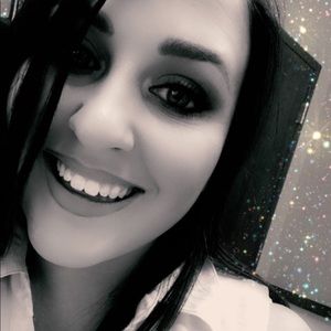 Meet your Posher, Hayley